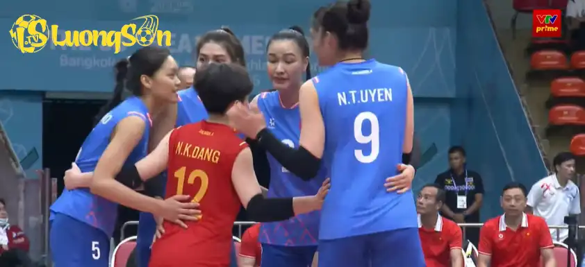 Đặng Thị Kim Thanh và các đồng đội có trận đấu quá dễ dàng. Ảnh chụp màn hình.